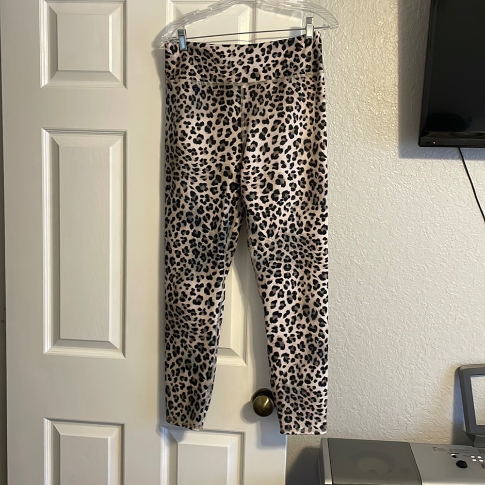 Leopard print leggings